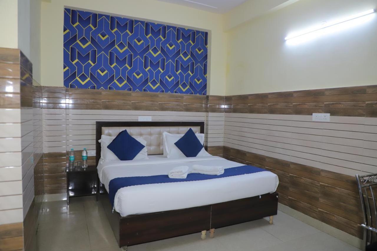 Hotel Aditya Residency Near Sector 63 Metro Station Noida Exterior foto