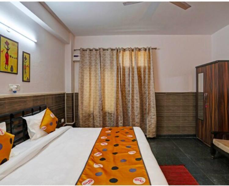 Hotel Aditya Residency Near Sector 63 Metro Station Noida Exterior foto